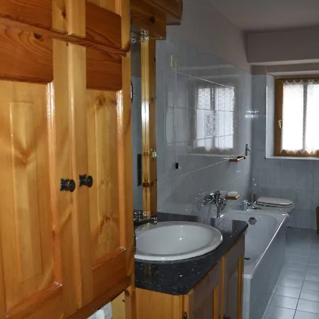 Apartment With Three Bedrooms And Garden In *