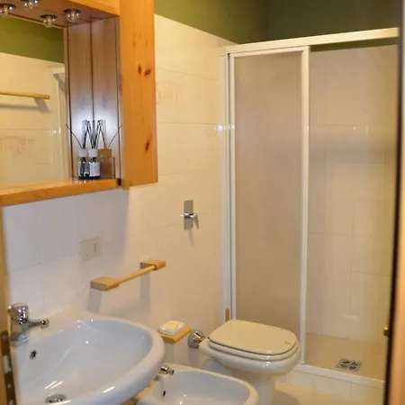 With Three Bedrooms And Garden In Chiave